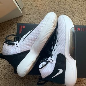 Black and white, Nike zoom rises